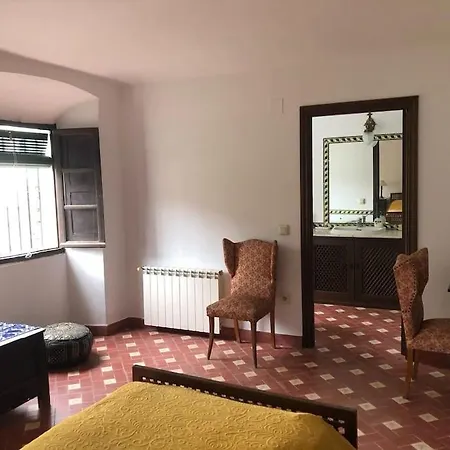 Santa Maria Del Castillo * 奥利文萨