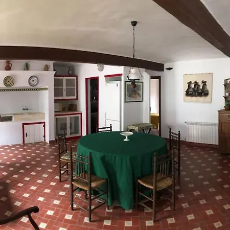 Santa Maria Del Castillo 奥利文萨