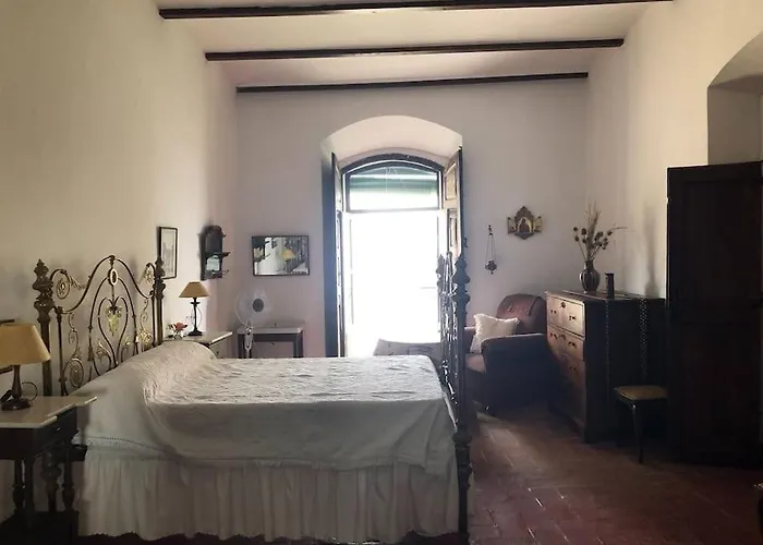 Santa Maria Del Castillo *